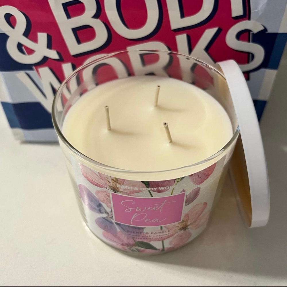 Bath and Body Works Sweet Pea 3 Wick Candle